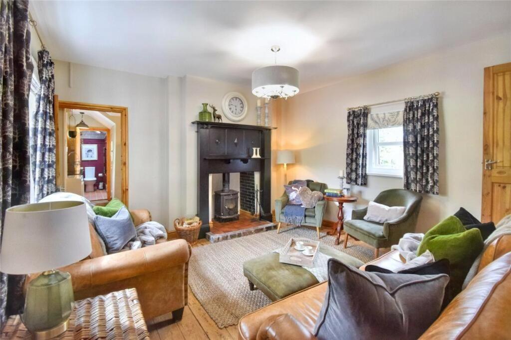 6 - Central Location - Entire House - Free Parking Merthyr Tydfil Dış mekan fotoğraf