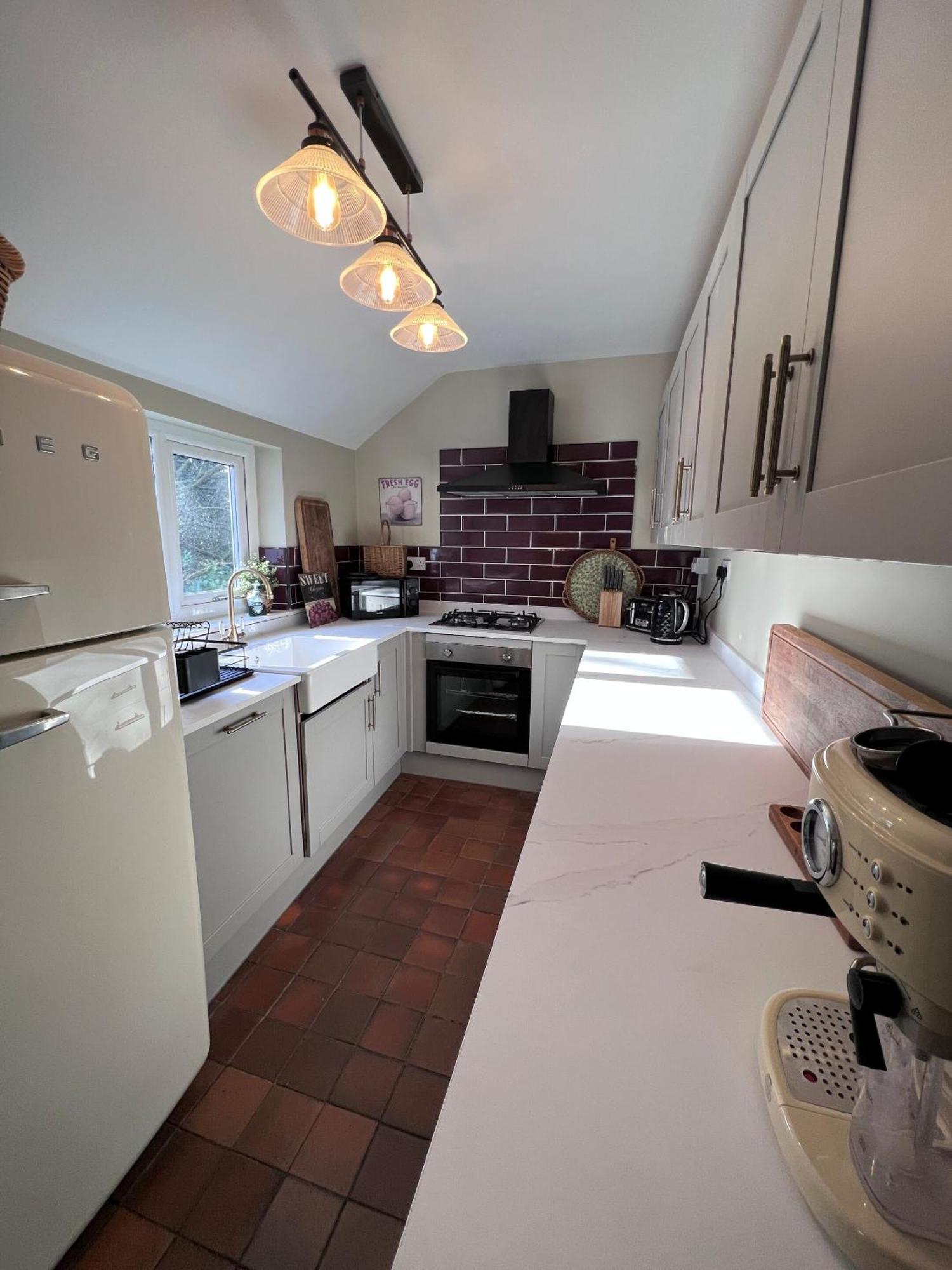 6 - Central Location - Entire House - Free Parking Merthyr Tydfil Dış mekan fotoğraf